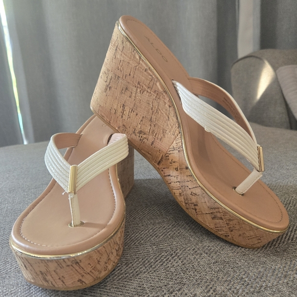 Aldo wedge heel sandals - Picture 2 of 5